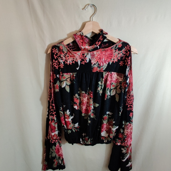 FREE PEOPLE Bainbridge Black & Red Floral Long Bell Sleeve High Neckline Shirt S - Picture 12 of 16
